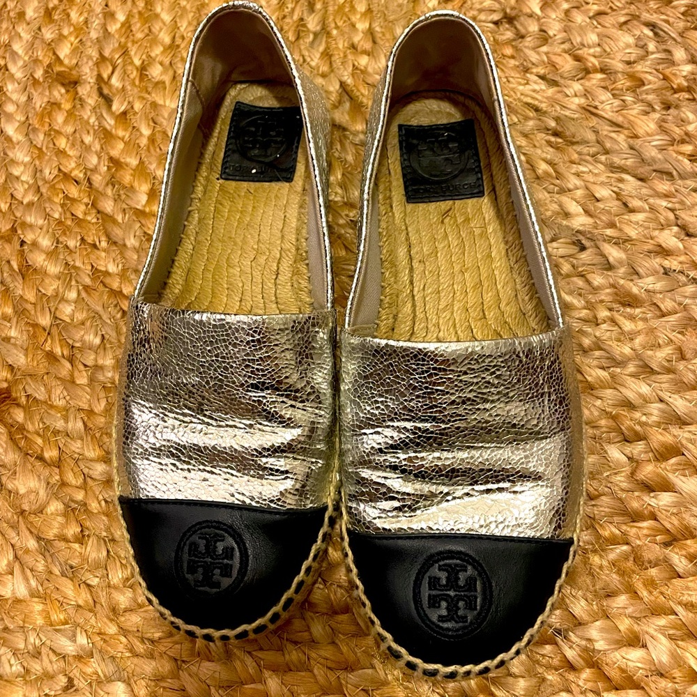 Tory Burch metallic and navy flats 7.5